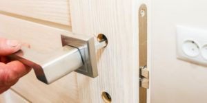 Your Guide To Acquiring A 24-Hour Emergency Locksmith Service