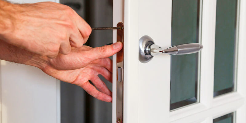 front door locks - Locksmith Framingham MA