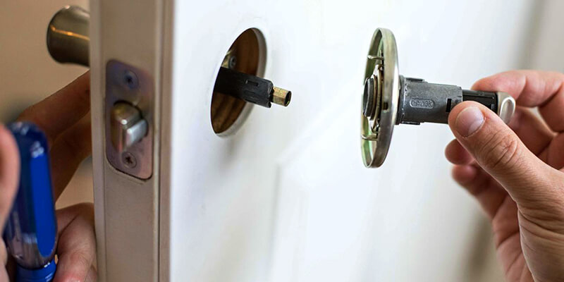 deadbolt lock replacement - Locksmith Framingham